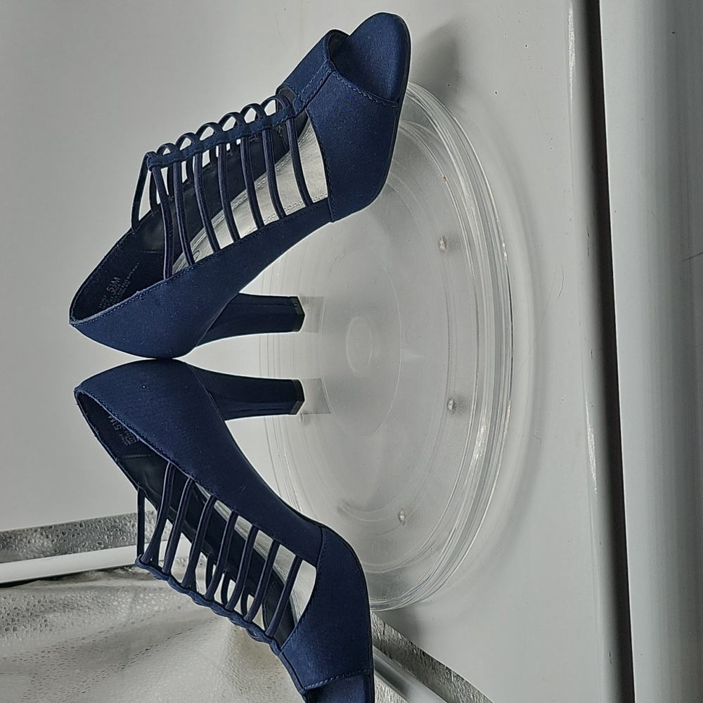 Y Impo stretch dress heels. - Picture 6 of 7